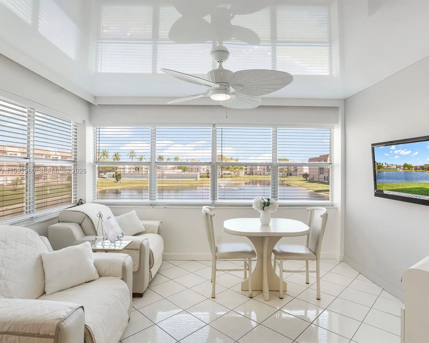 Foto de propiedad en 9580 Sunrise Lakes Boulevard 205, Sunrise, FL 33322 Sunrise con MLS# 