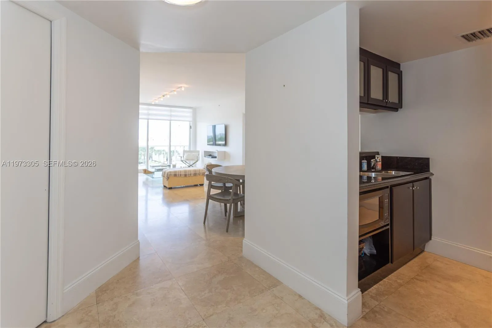 Foto de propiedad en 9595 Collins Avenue N6-F, Surfside, FL 33154 Surfside con MLS# 