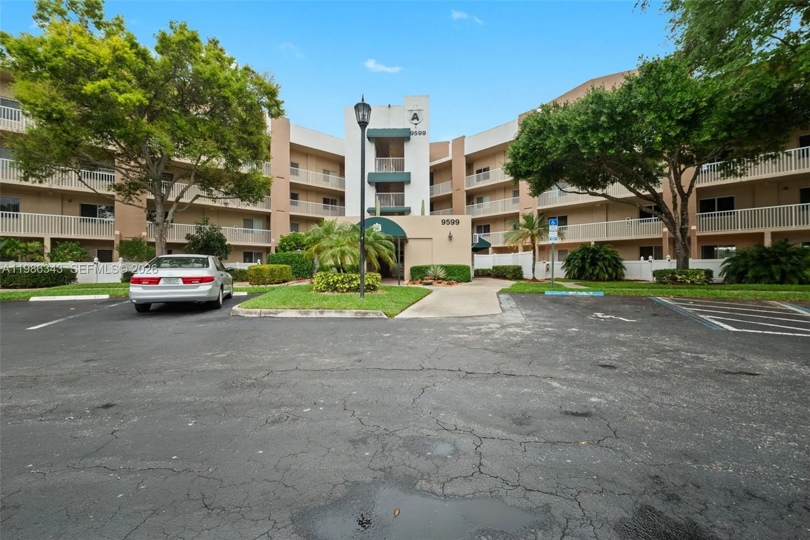 Vendido 9599 Weldon Circle A112, Tamarac, FL 33321, Tamarac, FL 33321