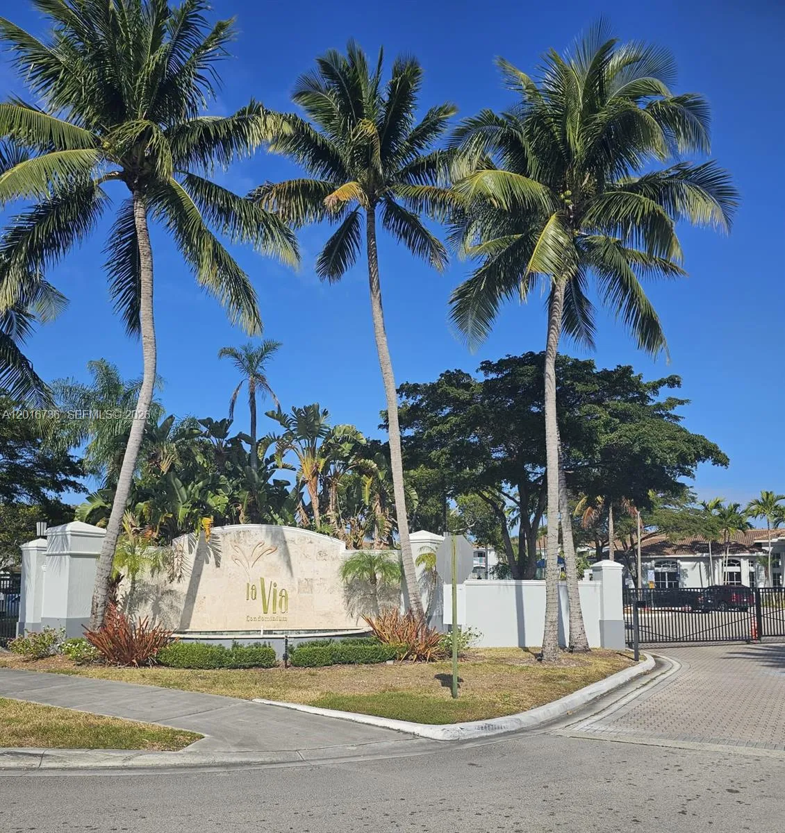Foto de propiedad en 9610 NW 2nd Street 8-203, Pembroke Pines, FL 33024 Pembroke Pines con MLS# 