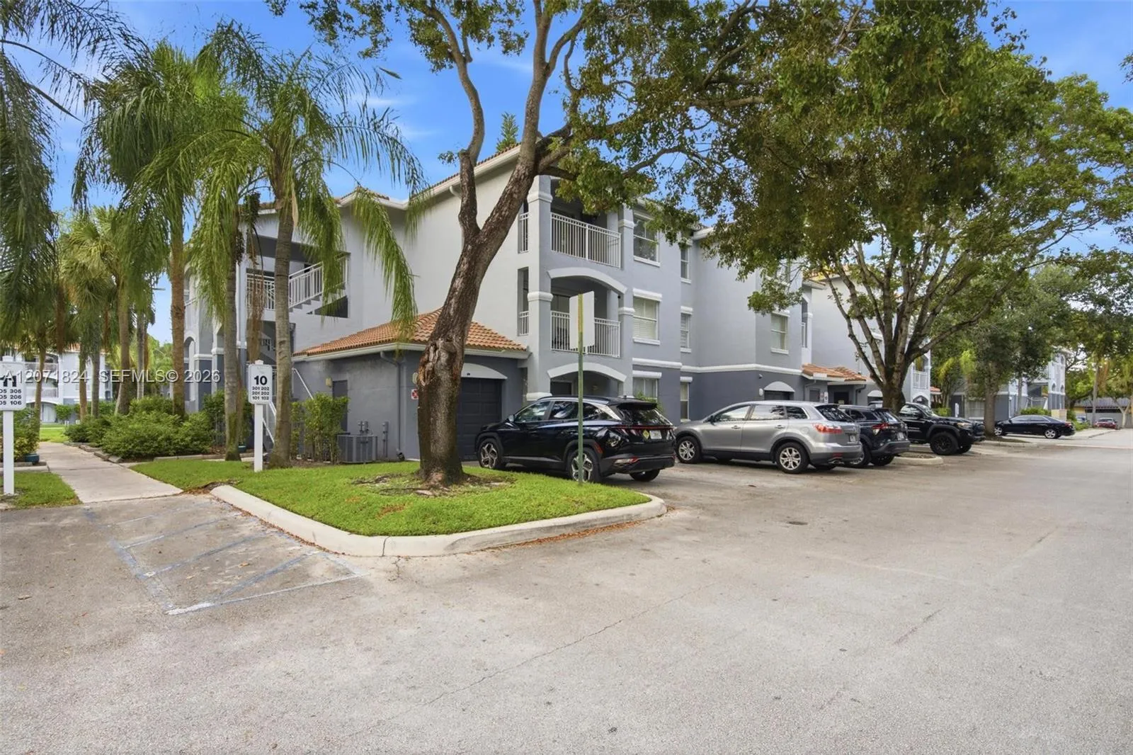 En Venta 9615 NW 1st Court 302, Pembroke Pines, FL 33024, Pembroke Pines, FL 33024