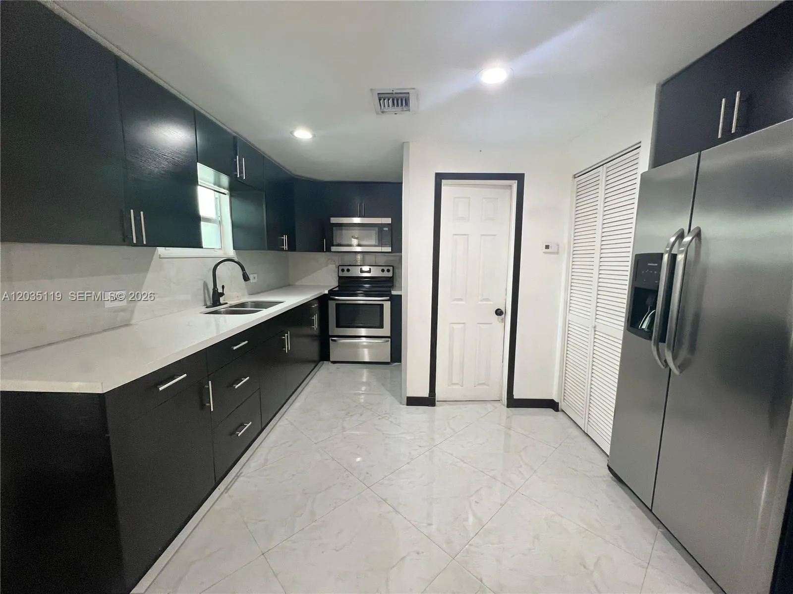 Foto de propiedad en 9615 NW 3rd Avenue, Miami, FL 33150 Miami con MLS# 