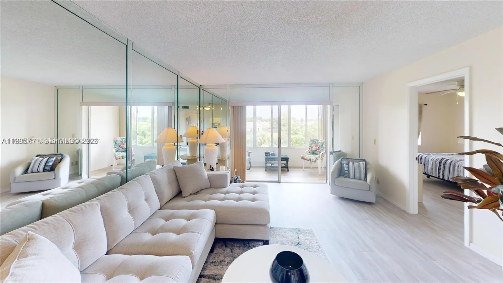 Foto de propiedad en 9621 Sunrise Lakes Boulevard 302, Sunrise, FL 33322 Sunrise con MLS# 