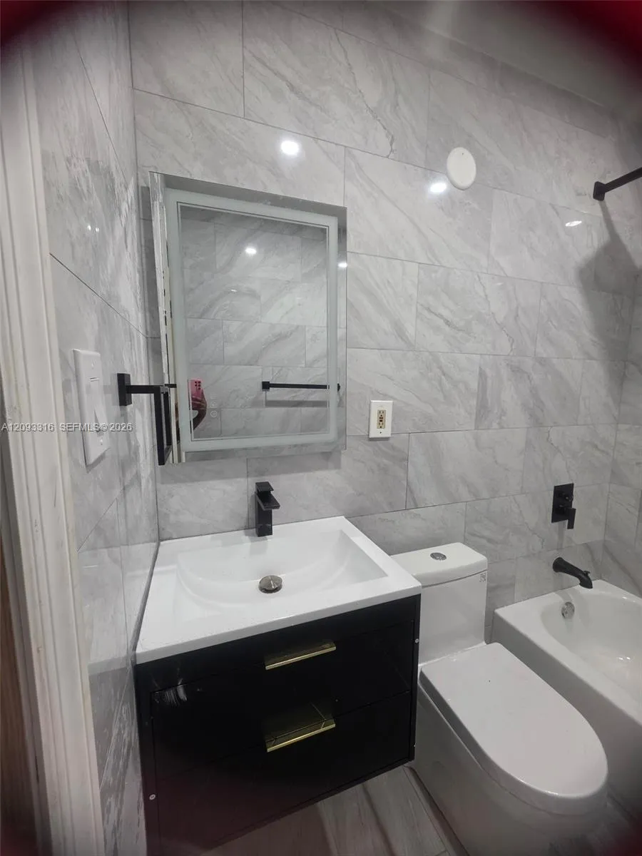 En Venta 9624 NW 24, Miami, FL 33147, Miami, FL 33147