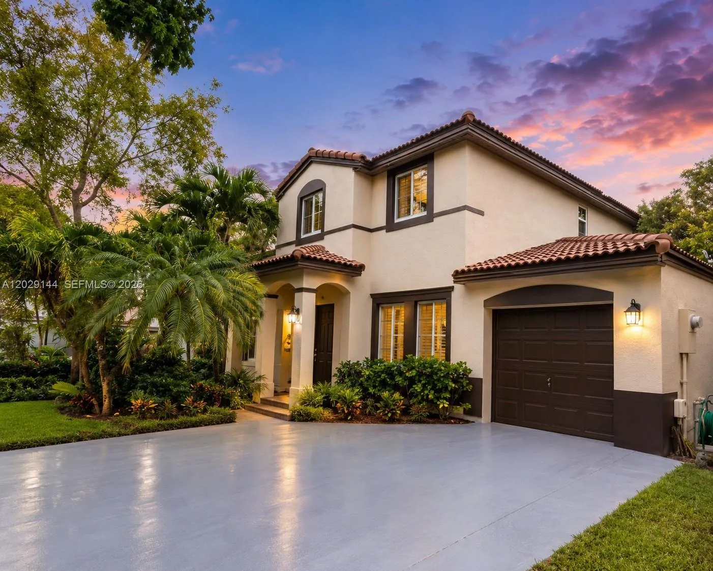 Foto de propiedad en 9633 SW 163rd Court, Miami, FL 33196 Miami con MLS# 