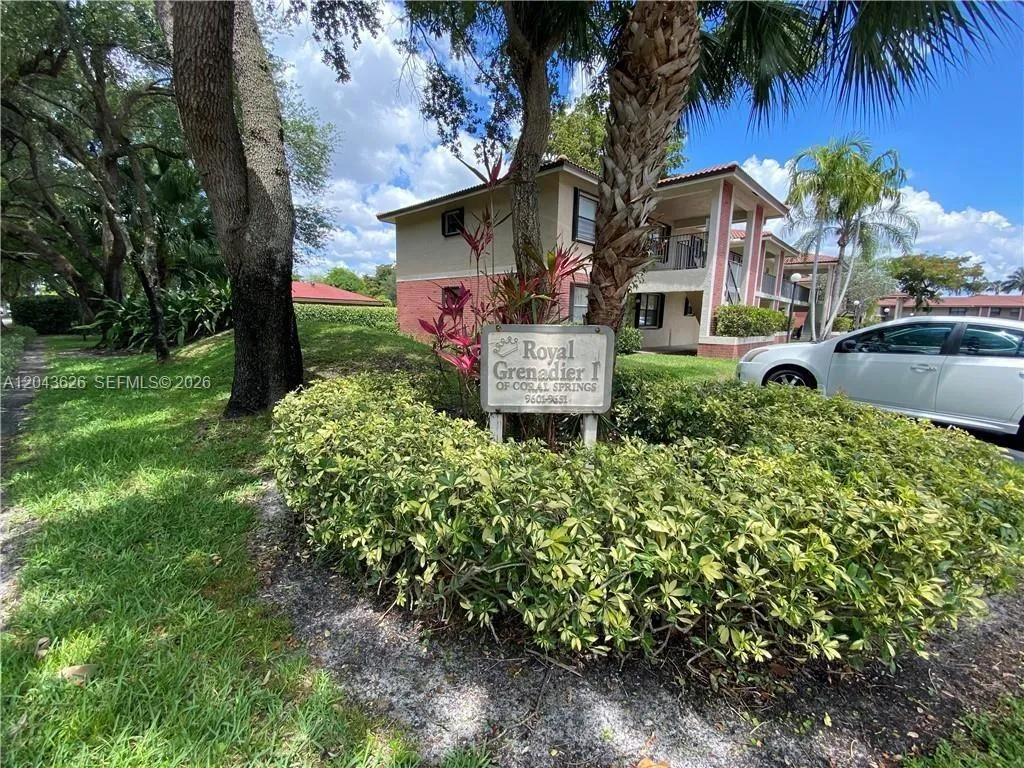 Foto de propiedad en 9643 NW 4th Street 5B, Coral Springs, FL 33071 Coral Springs con MLS# 