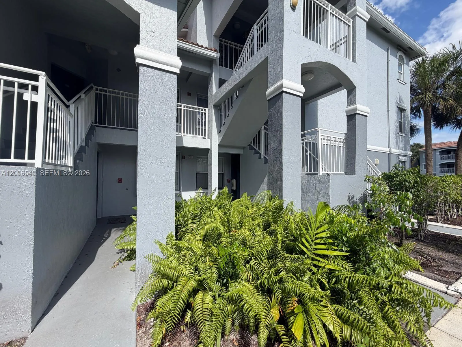 Foto de propiedad en 9645 NW 1st Court 1-110, Pembroke Pines, FL 33024 Pembroke Pines con MLS# 