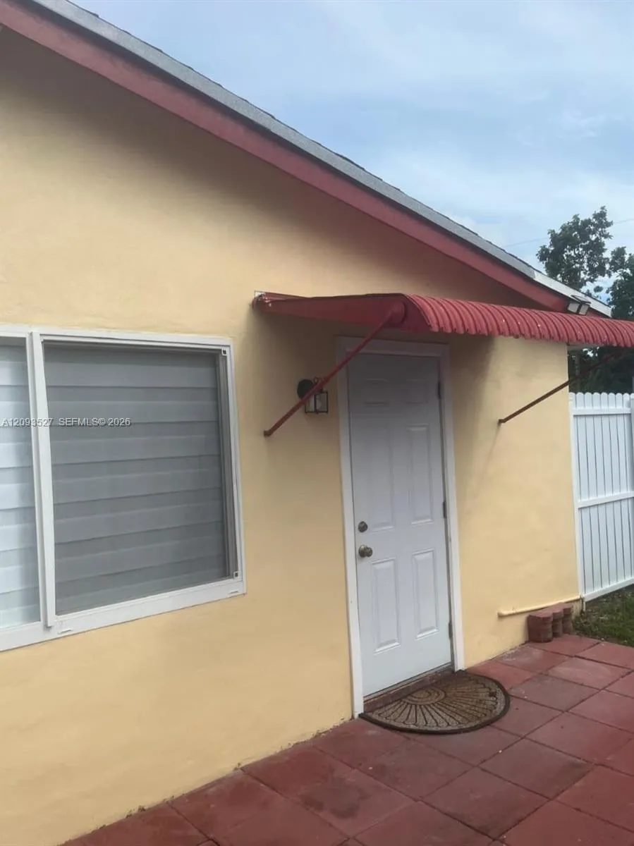En Renta 9650 SW 163rd Street A, Miami, FL 33157, Miami, FL 33157