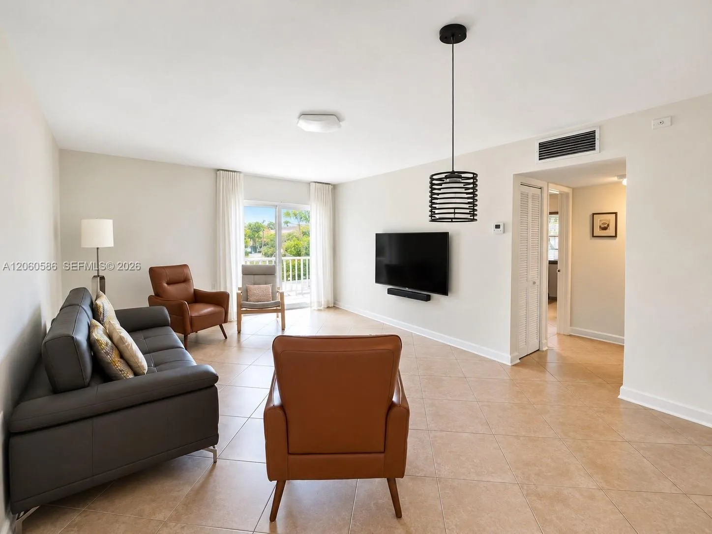 Foto de propiedad en 9651 SW 77th Avenue 206E, Miami, FL 33156 Miami con MLS# 