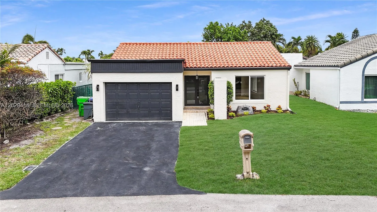 Foto de propiedad en 9661 NW 44th Court, Sunrise, FL 33351 Sunrise con MLS# 