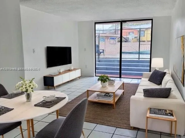 En Venta 9678 Fontainebleau Boulevard 111, Miami, FL 33172, Miami, FL 33172