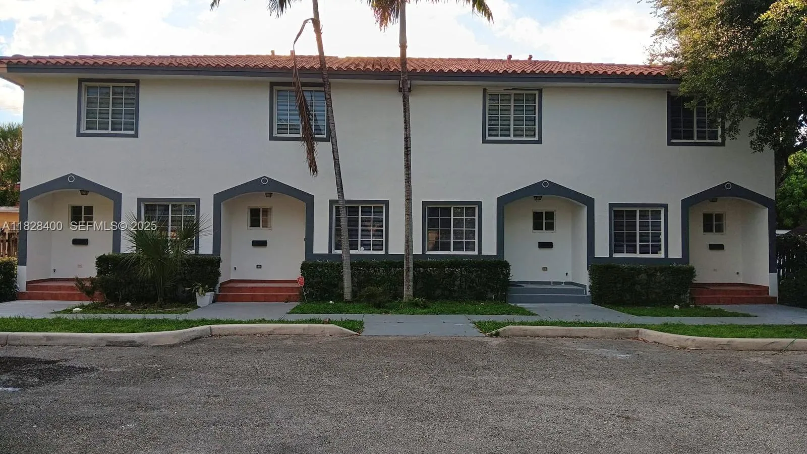 Foto de propiedad en 968 N 18th Court, Hollywood, FL 33020 Hollywood con MLS# 