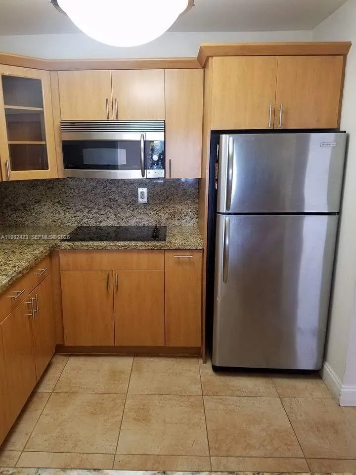 En Venta 9682 Fontainebleau Boulevard 202, Miami, FL 33172, Miami, FL 33172
