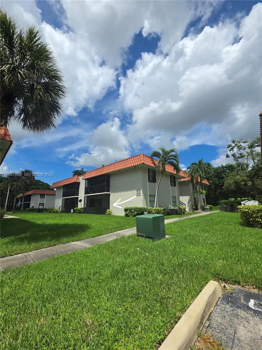 En Venta 9708 Hammocks Boulevard 101-32, Miami, FL 33196, Miami, FL 33196