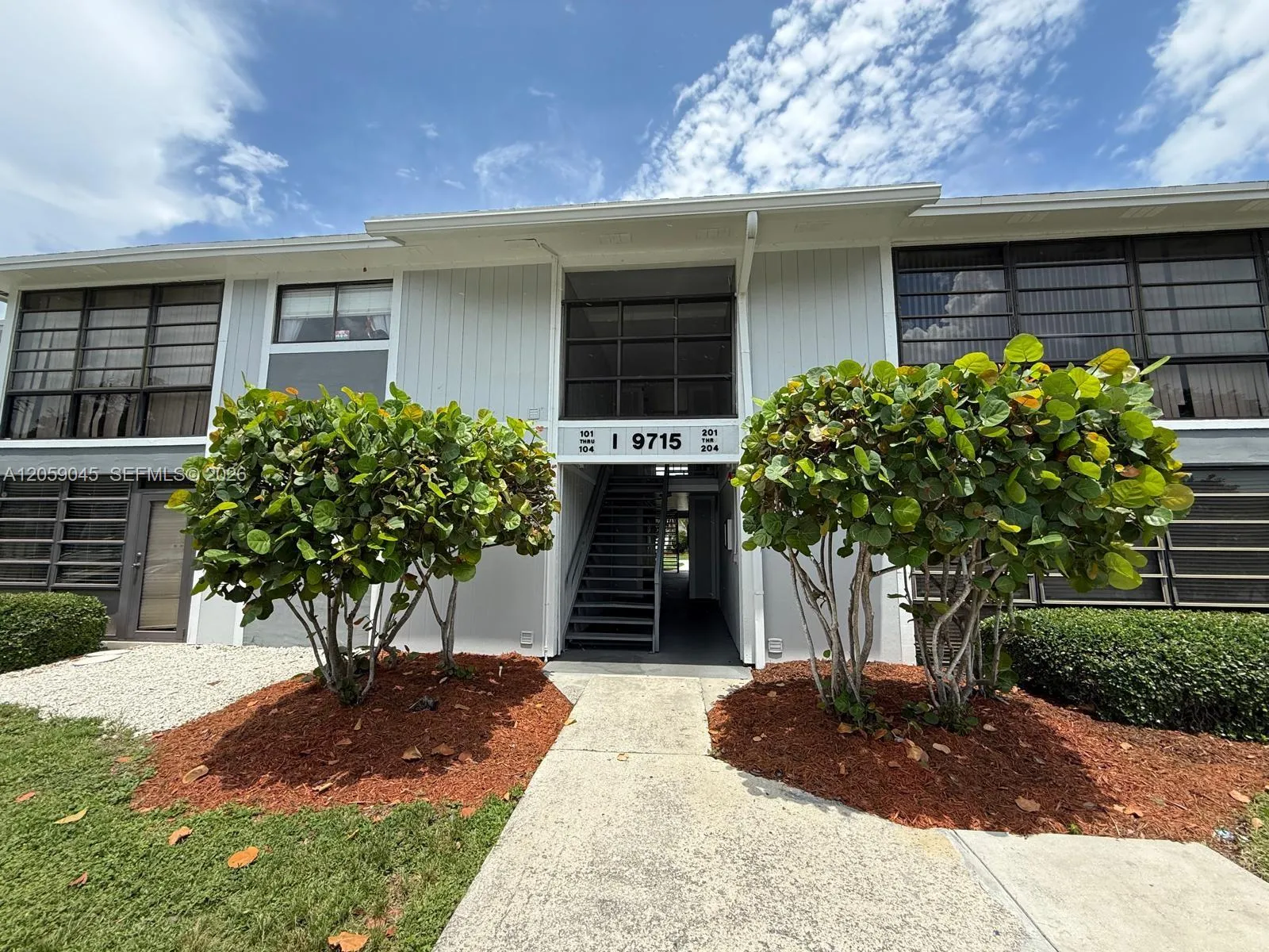 Foto de propiedad en 9715 Hammocks Boulevard 102, Miami, FL 33196 Miami con MLS# 