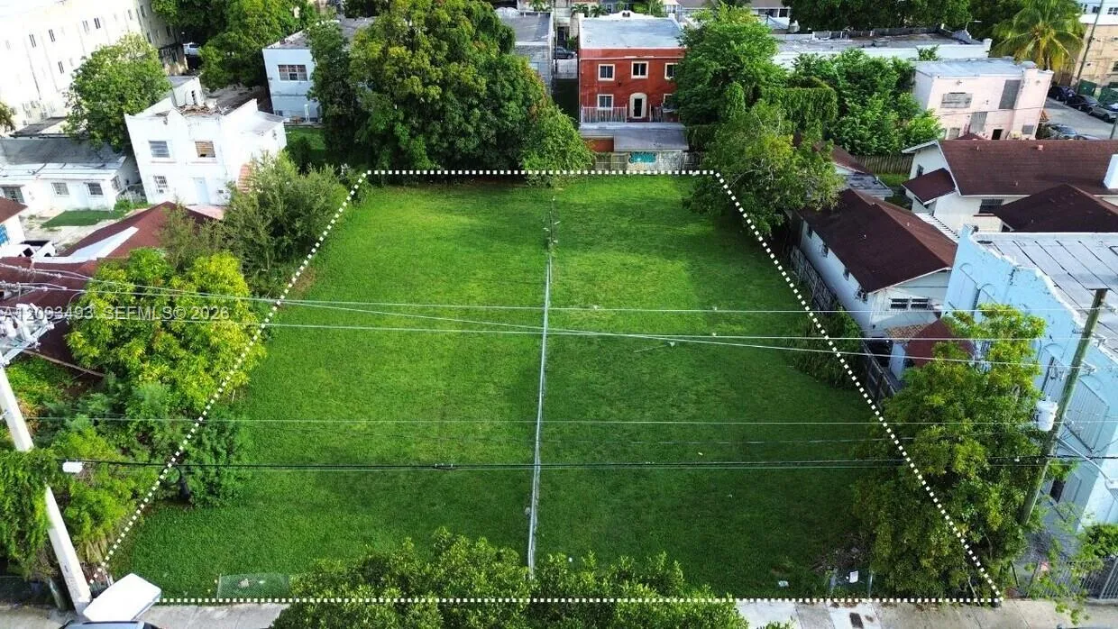 En Venta 972 SW 3rd Street, Miami, FL 33130, Miami, FL 33130
