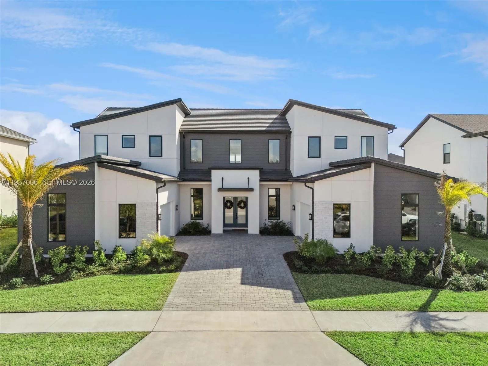Foto de propiedad en 9720 Laurel Berry Drive, Orlando, FL 32827 Orlando con MLS# 