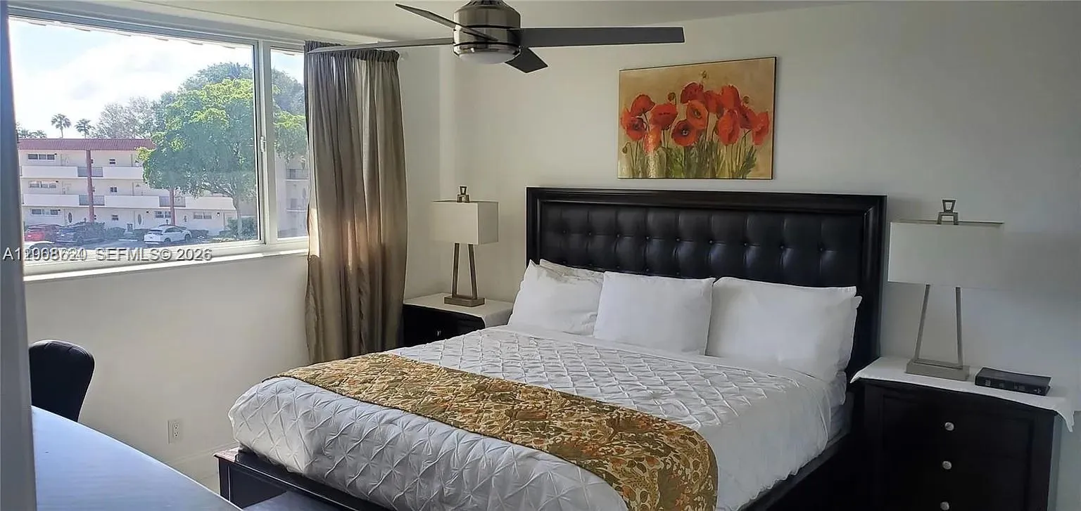 Foto de propiedad en 9720 S Hollybrook Lake Drive 303, Pembroke Pines, FL 33025 Pembroke Pines con MLS# 
