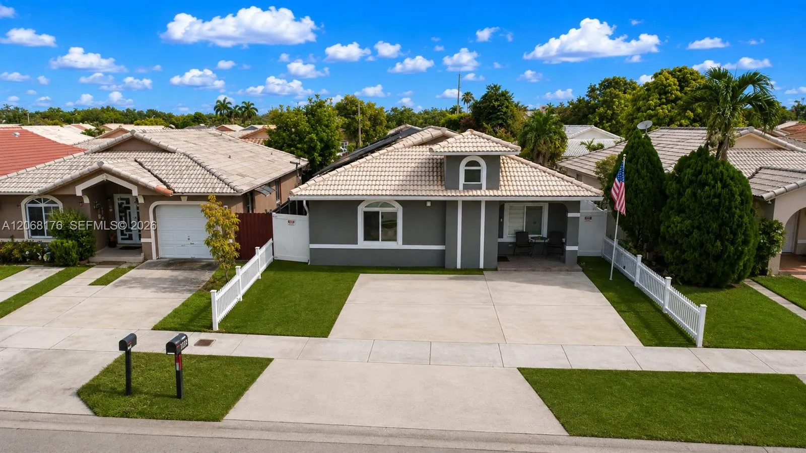 Foto de propiedad en 9733 NW 126th Terrace, Hialeah Gardens, FL 33018 Hialeah Gardens con MLS# 