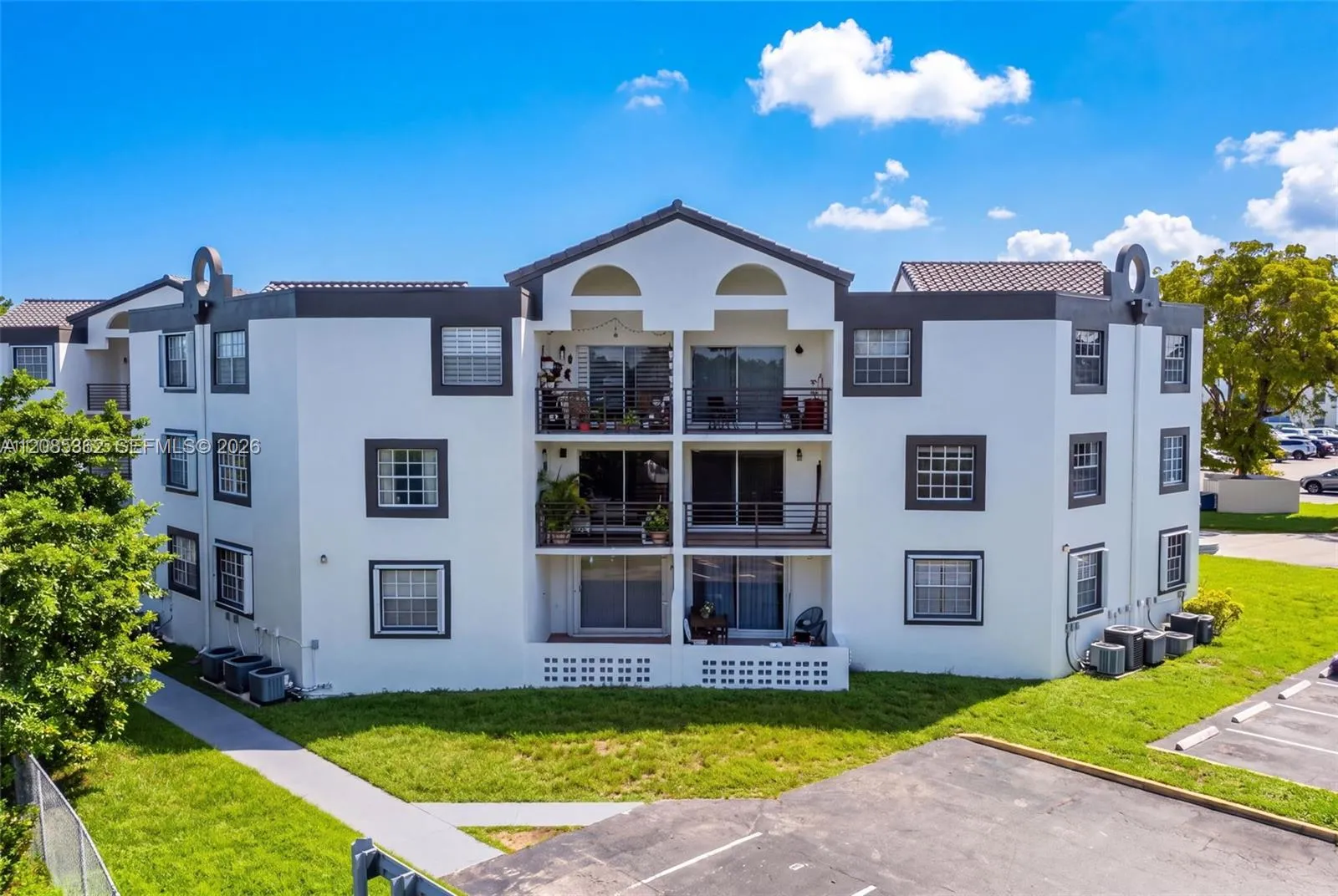 En Venta 9735 Fontainebleau Boulevard G303, Miami, FL 33172, Miami, FL 33172