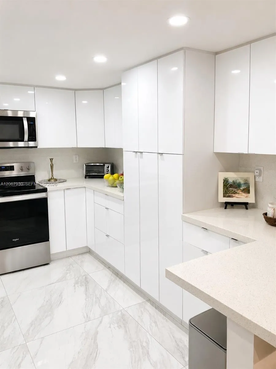 Foto de propiedad en 9735 NW 52nd Street 305, Doral, FL 33178 Doral con MLS#
