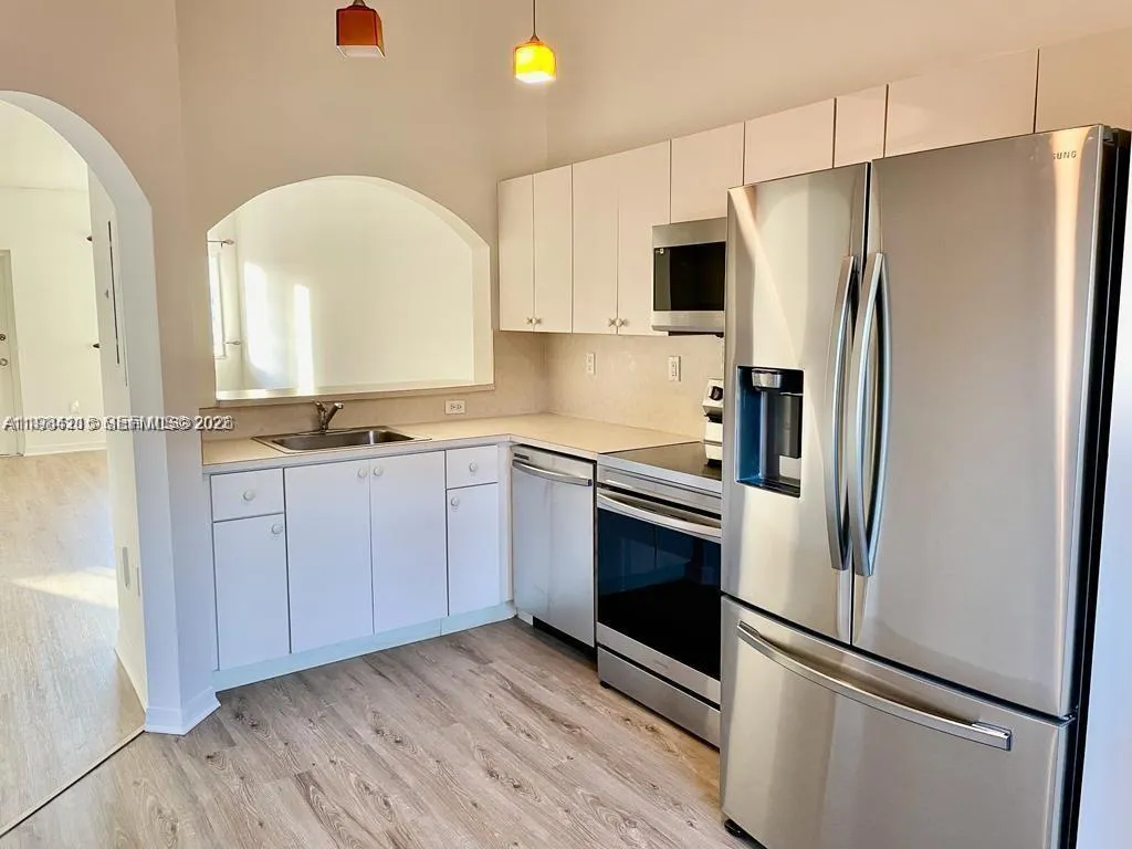 Foto de propiedad en 975 NE 33rd Terrace 203, Homestead, FL 33033 Homestead con MLS# 
