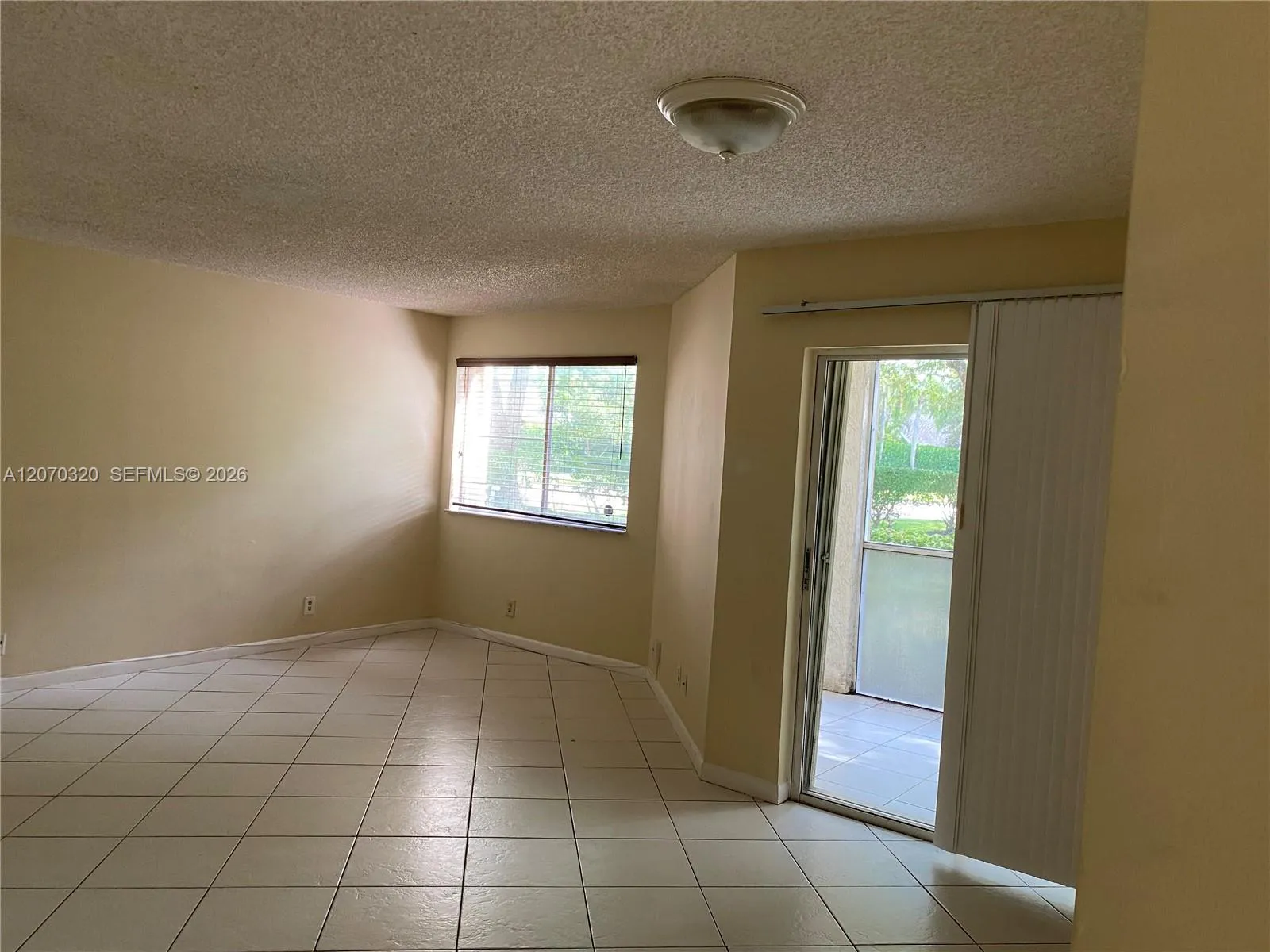 Foto de propiedad en 9755 Westview Drive 1215, Coral Springs, FL 33076 Coral Springs con MLS# 