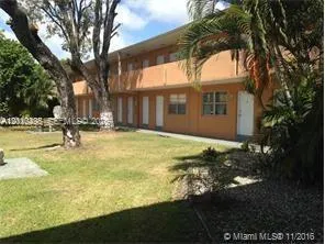 Foto de propiedad en 9760 SW 184th Street 17B, Cutler Bay, FL 33157 Cutler Bay con MLS# 