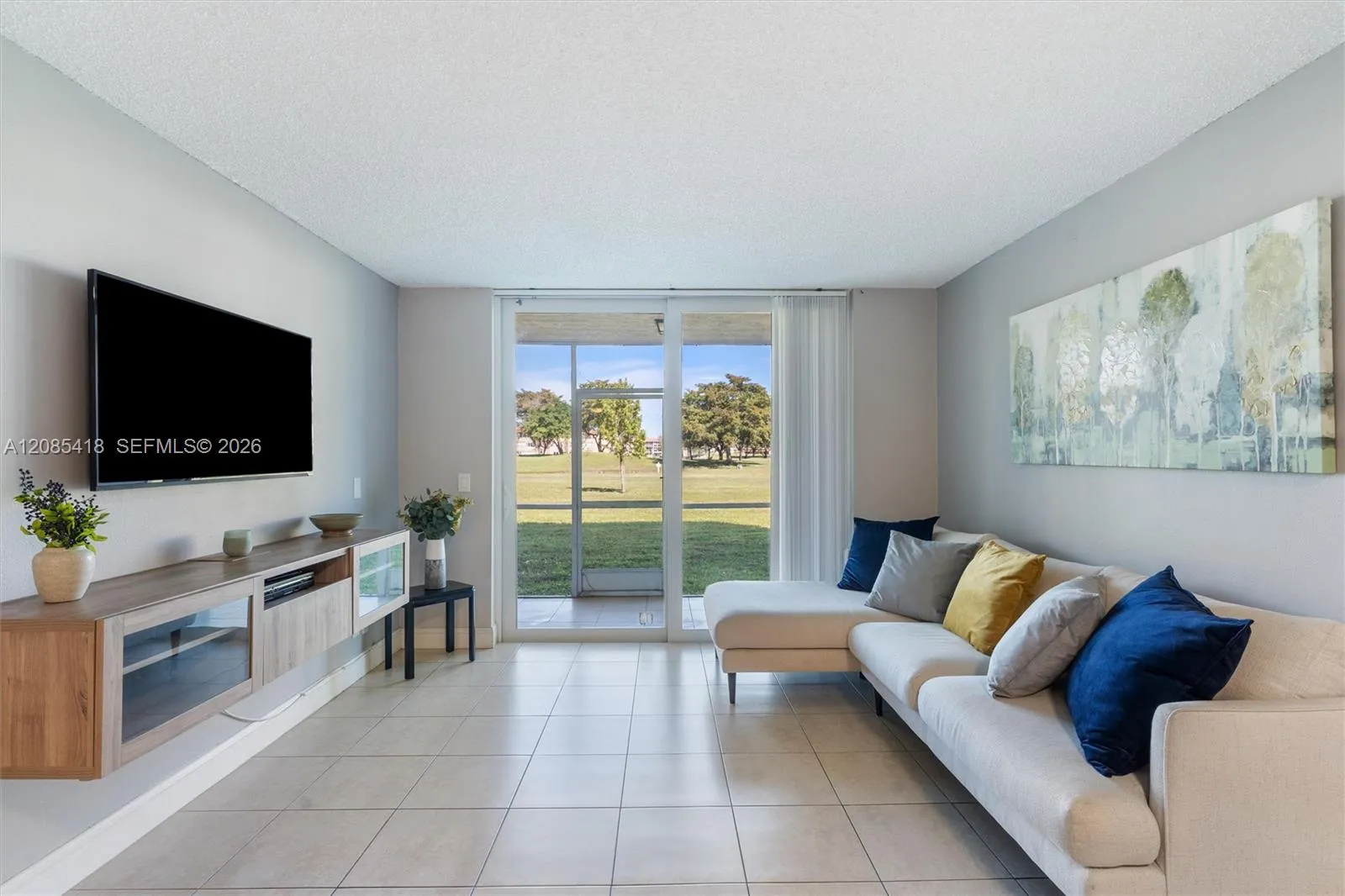 En Venta 9761 Sunrise Lakes Boulevard 107, Sunrise, FL 33322, Sunrise, FL 33322