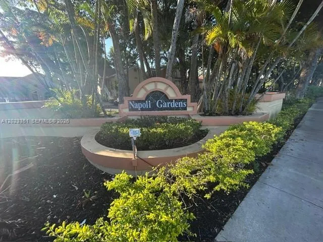Foto de propiedad en 977 Coral Club Drive 977, Coral Springs, FL 33071 Coral Springs con MLS# 