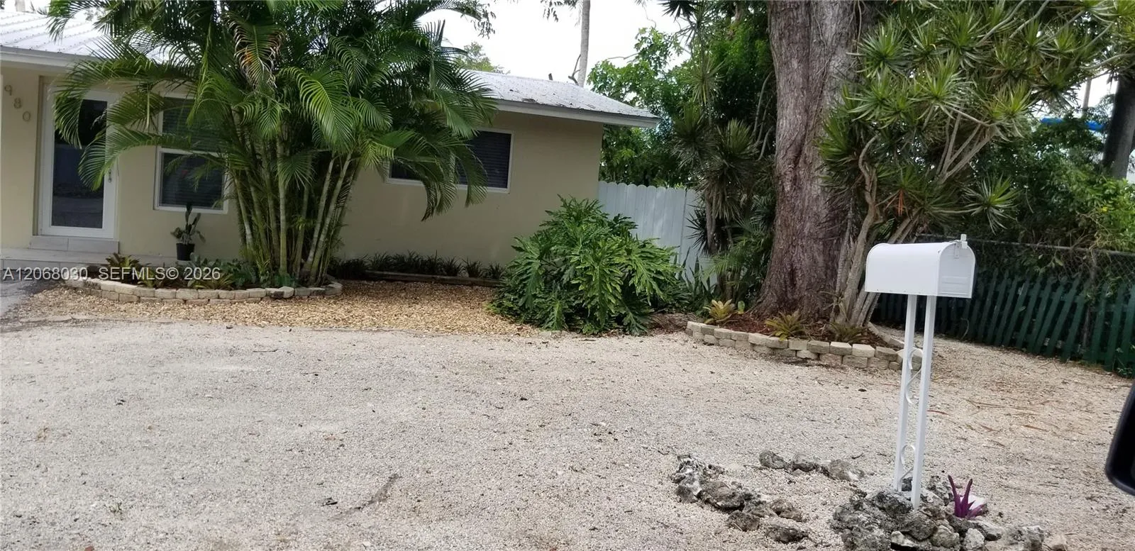 Foto de propiedad en 980 Oleander Road, Key Largo, FL 33037 Key Largo con MLS# 