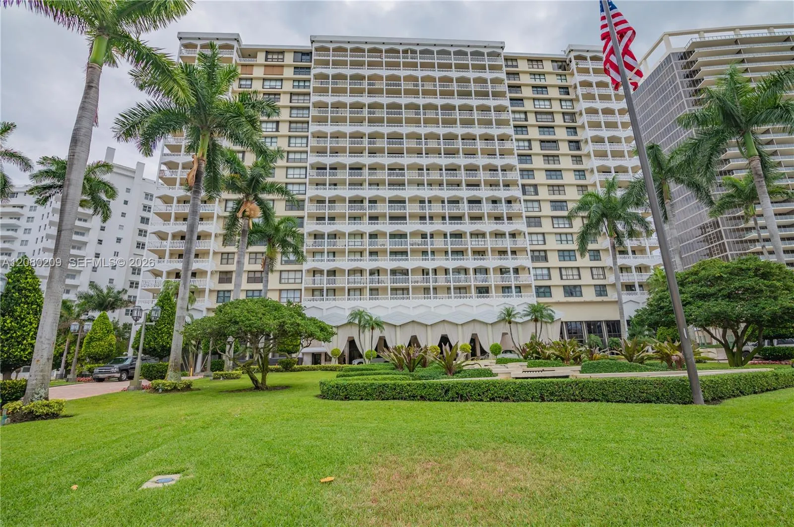 Foto de propiedad en 9801 Collins Avenue 12Q, Bal Harbour, FL 33154 Bal Harbour con MLS# 
