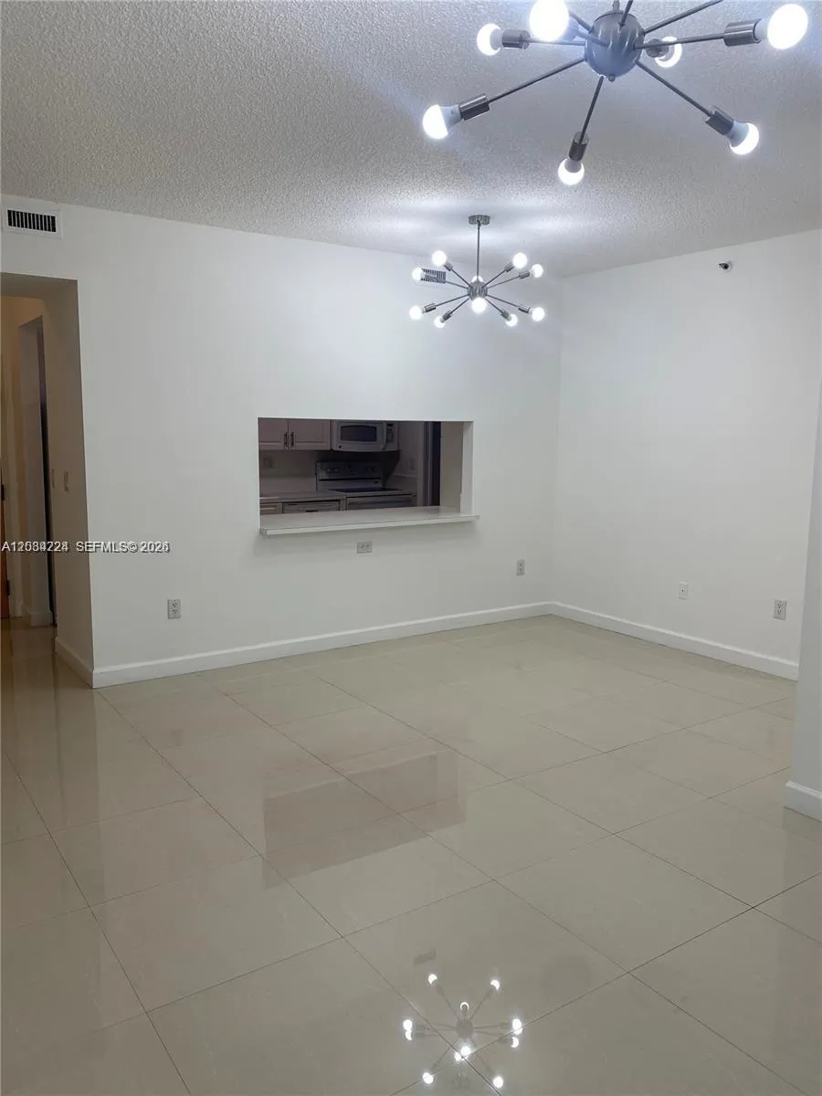 Foto de propiedad en 9805 NW 52nd Street 207, Doral, FL 33178 Doral con MLS# 