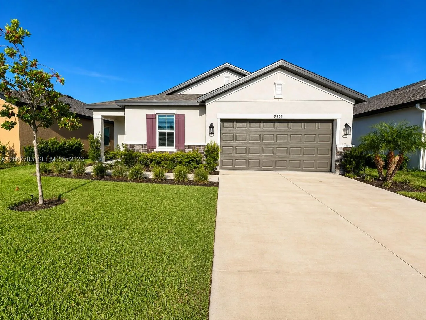 Foto de propiedad en 9808 Last Light Glen, FL 34219  con MLS# 