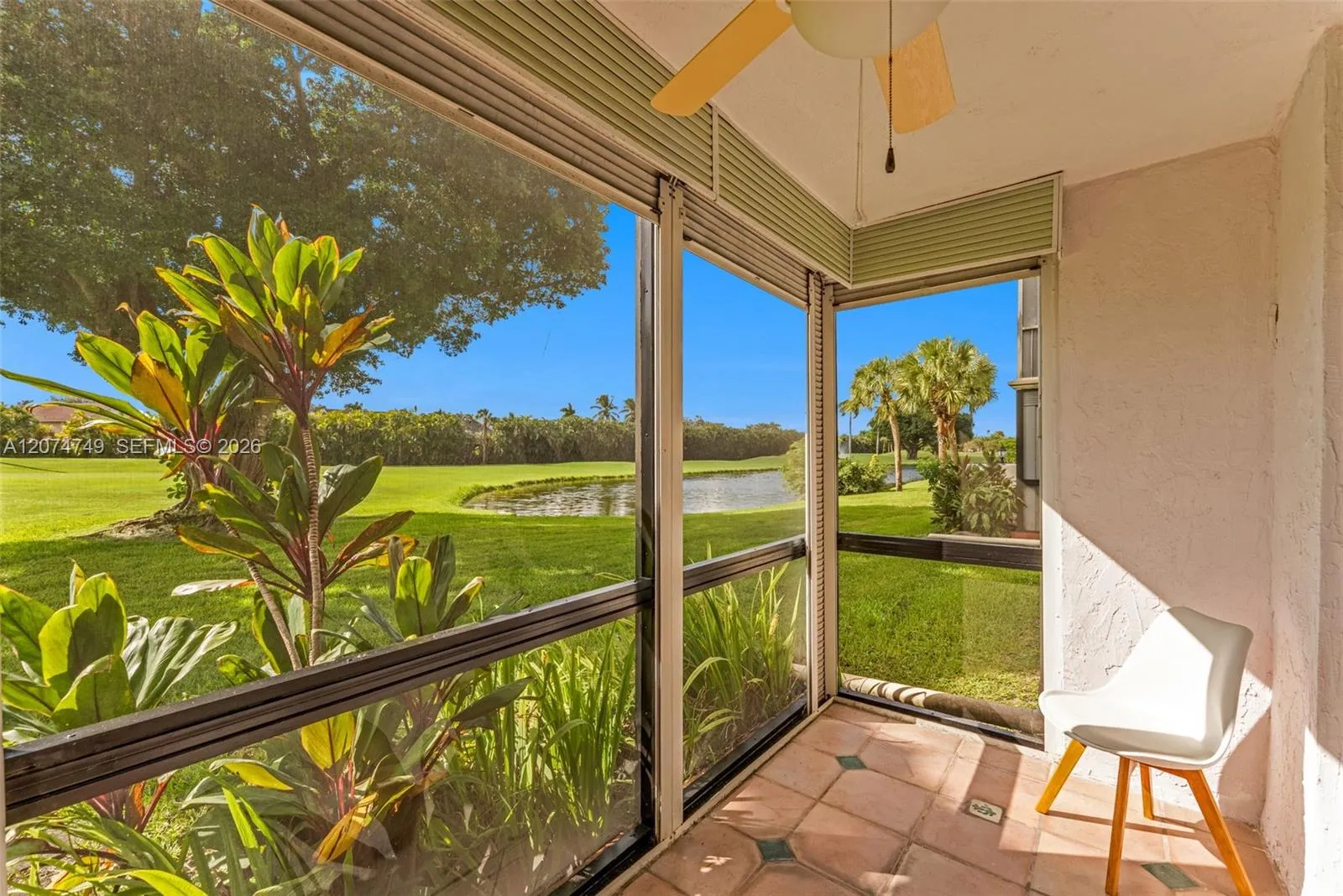 Foto de propiedad en 9811 N Hollybrook Lake Drive 103, Pembroke Pines, FL 33025 Pembroke Pines con MLS# 