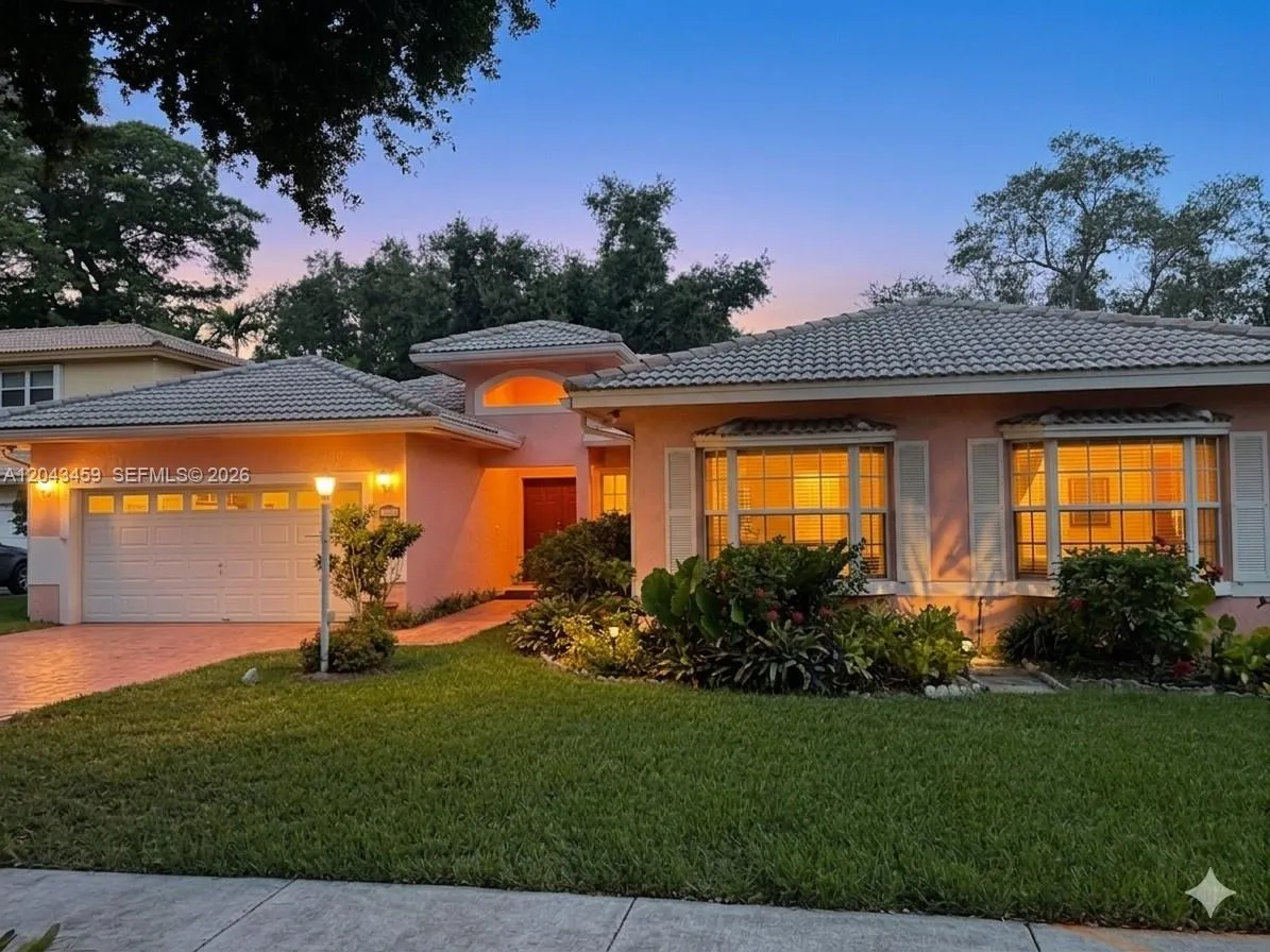 En Venta 9812 SW 77th Place, Miami, FL 33156, Miami, FL 33156