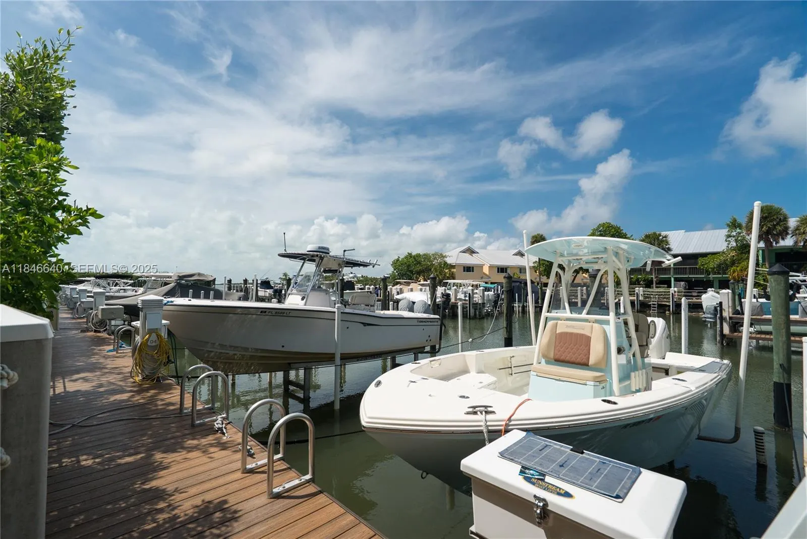 Foto de propiedad en 9812 Windward Avenue, Key Largo, FL 33037 Key Largo con MLS# 
