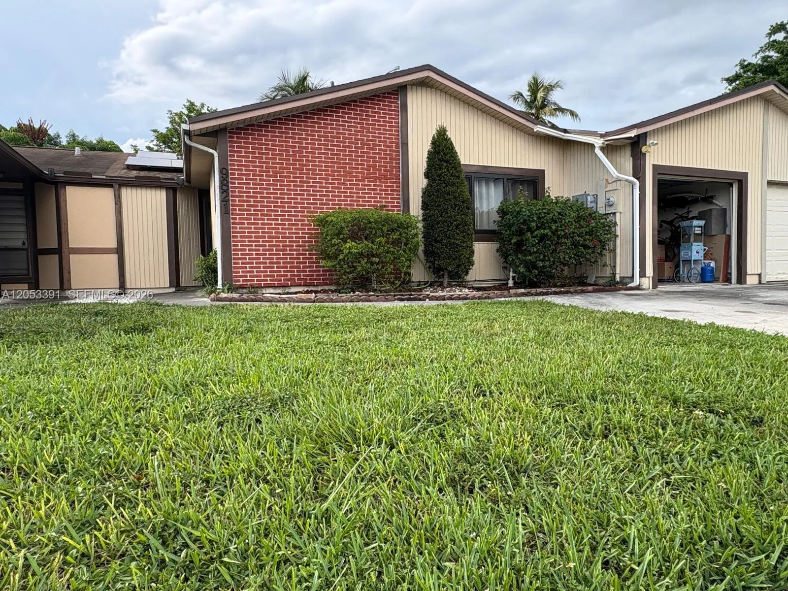 Foto de propiedad en 9821 W Elm Lane 9821, Miramar, FL 33025 Miramar con MLS# 