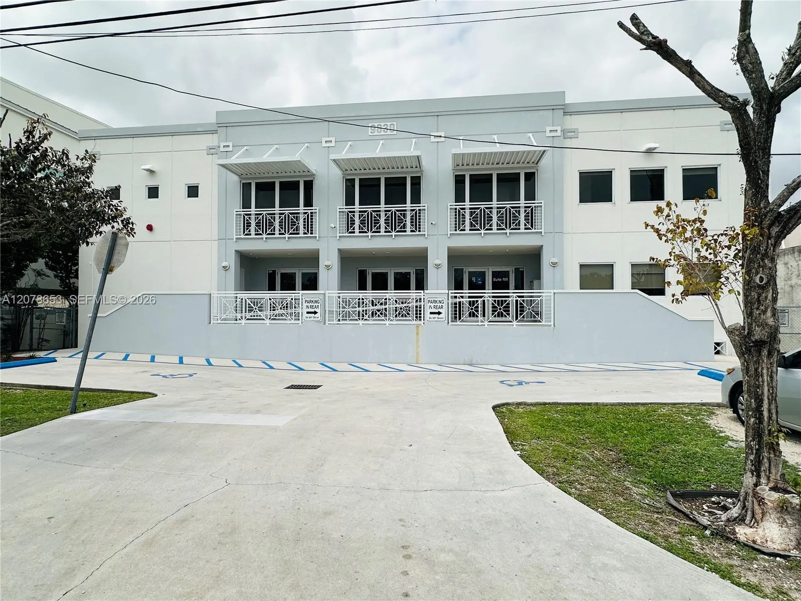 Foto de propiedad en 9830 SW 77th Avenue, Miami, FL 33156 Miami con MLS# 