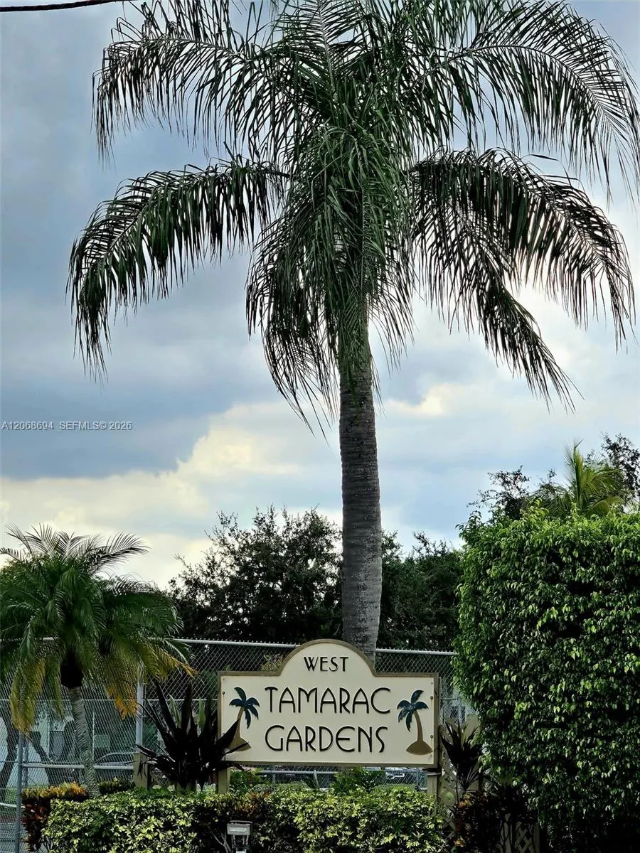 Foto de propiedad en 9830 W Mcnab Road 208, Tamarac, FL 33321 Tamarac con MLS# 