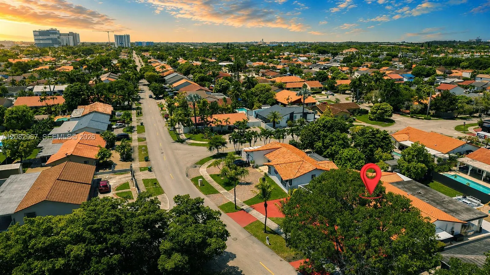 Foto de propiedad en 9831 SW 4th Street, Miami, FL 33174 Miami con MLS# 