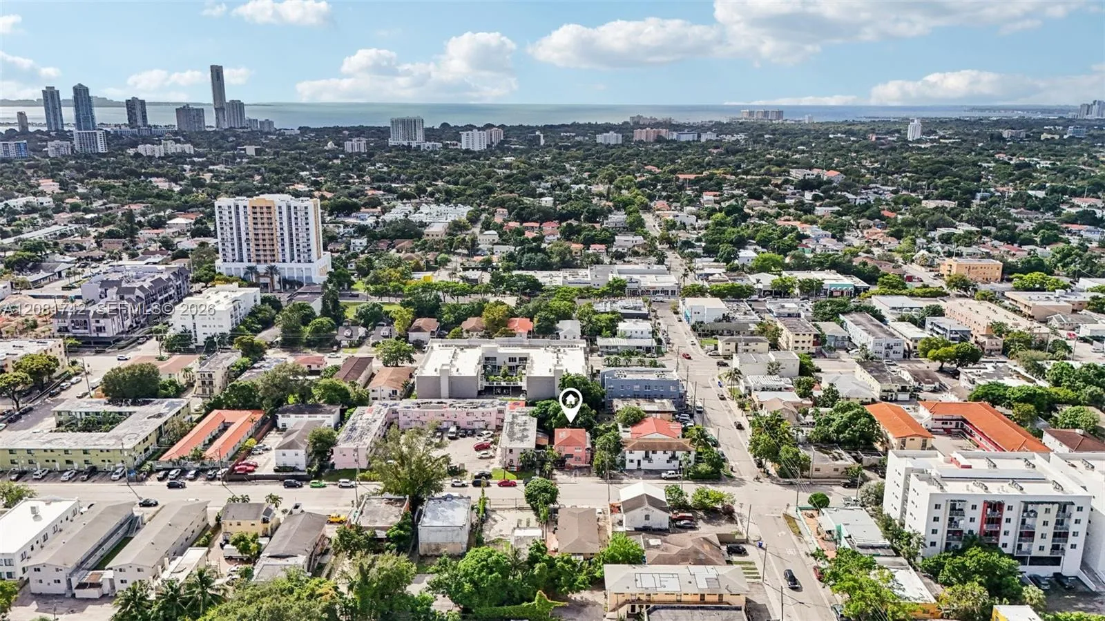 Foto de propiedad en 984 SW 6th Street, Miami, FL 33130 Miami con MLS# 