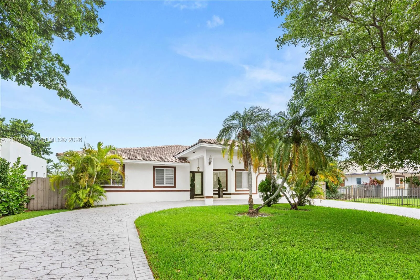 Foto de propiedad en 9840 NW 28th Terrace, Doral, FL 33172 Doral con MLS# 