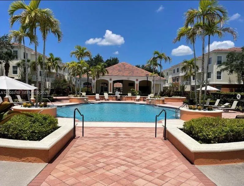 Foto de propiedad en 9845 Baywinds Drive 6308, West Palm Beach, FL 33411 West Palm Beach con MLS# 