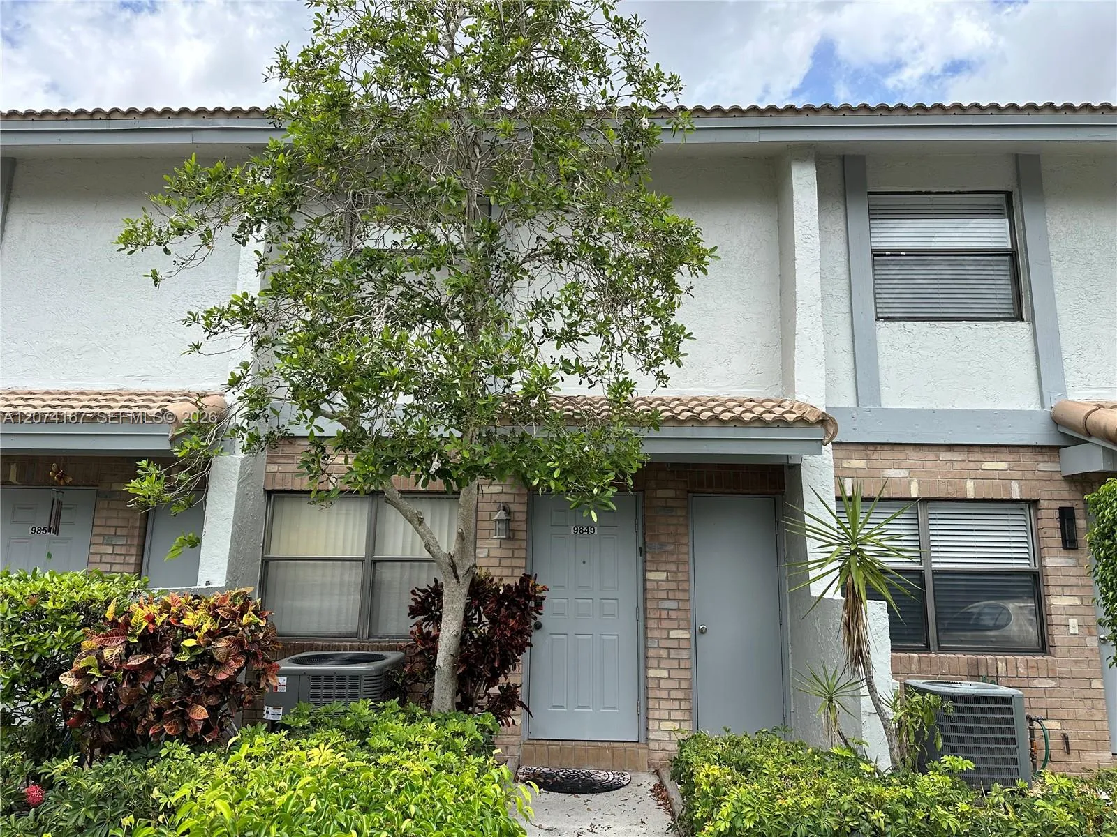 Foto de propiedad en 9849 S Riverside Drive 8-26, Coral Springs, FL 33071 Coral Springs con MLS# 