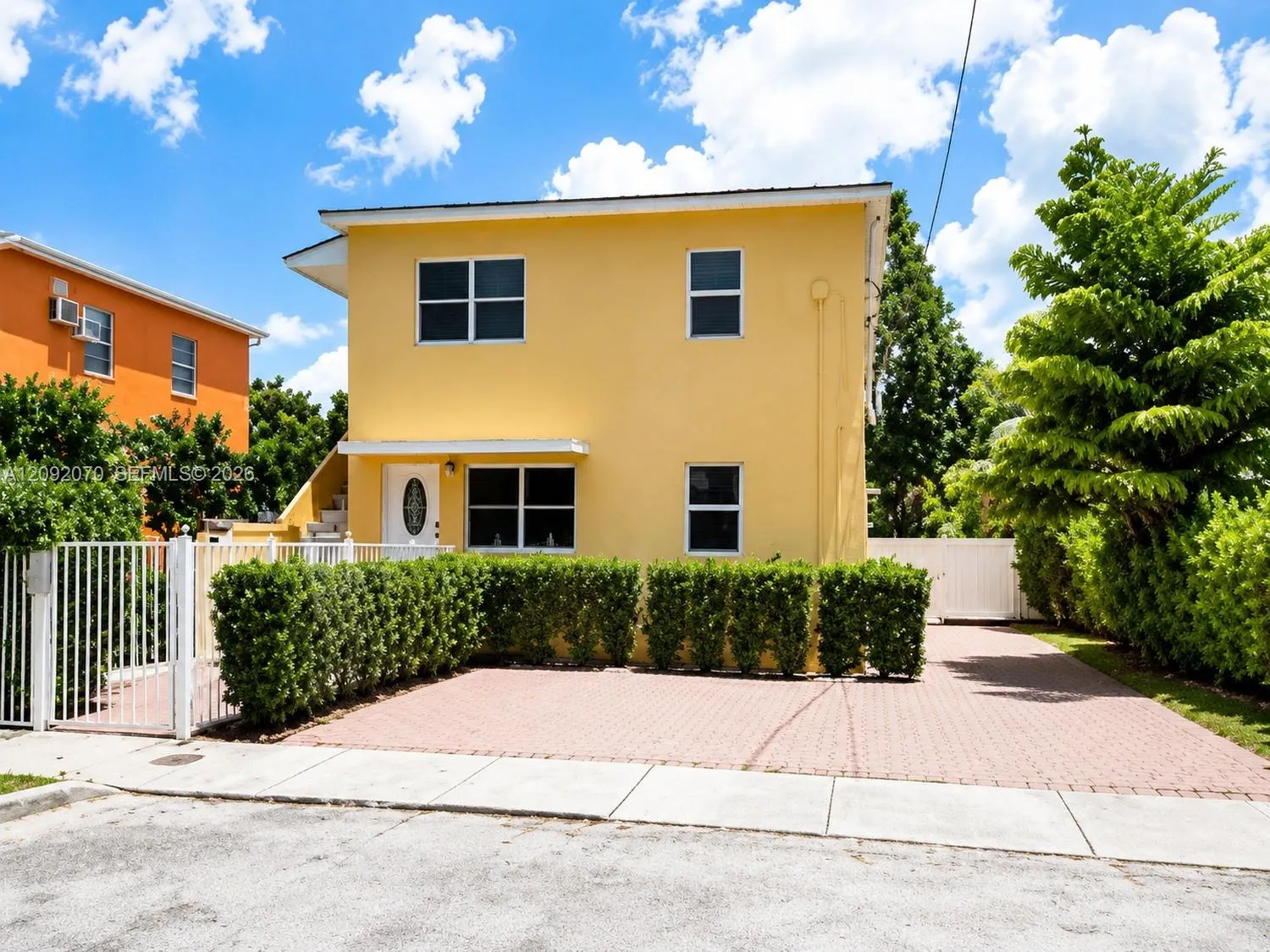 Foto de propiedad en 985 SW 10th Street, Miami, FL 33130 Miami con MLS# 