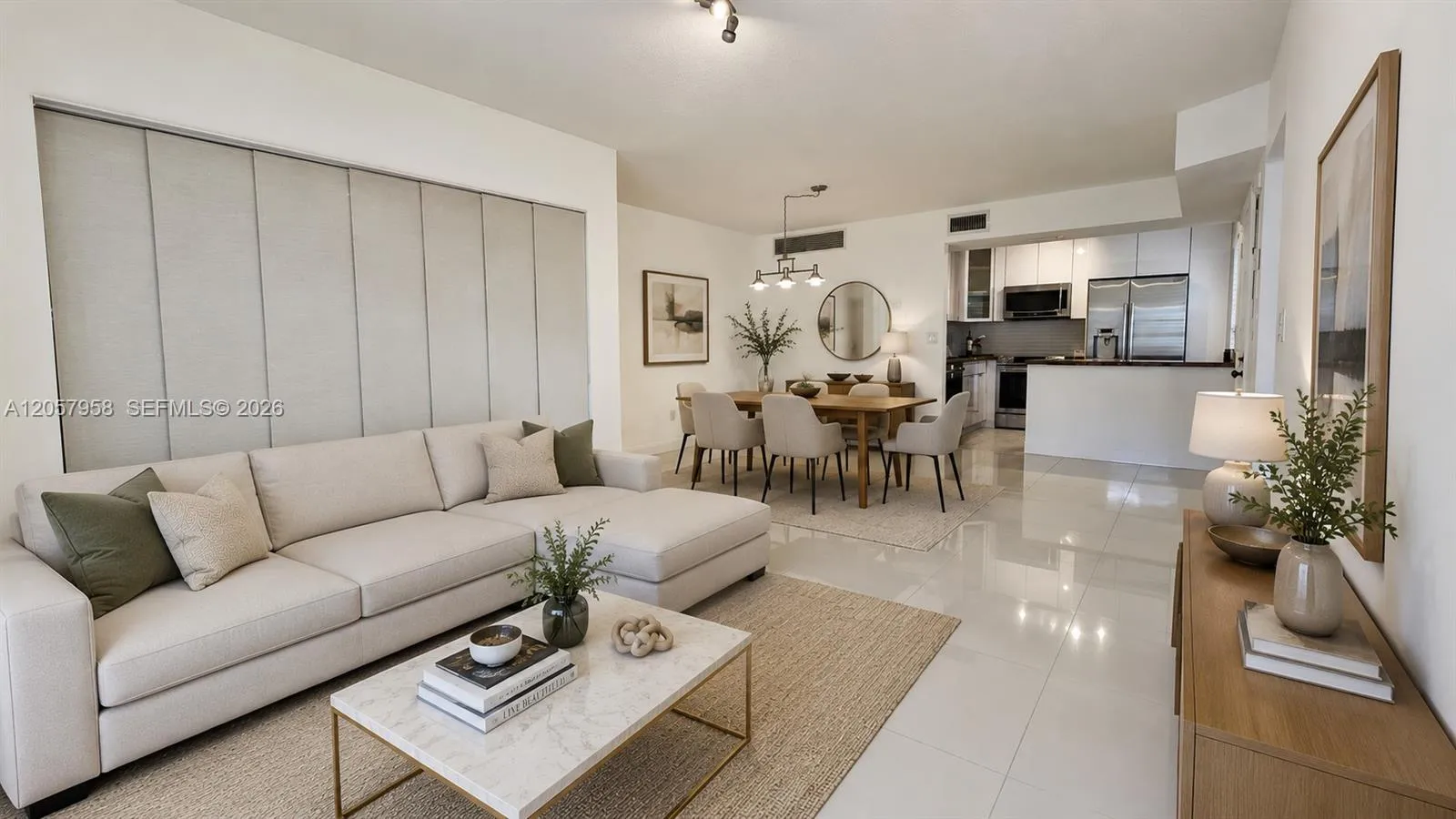 Foto de propiedad en 9850 NW 3rd Court 2, Plantation, FL 33324 Plantation con MLS# 