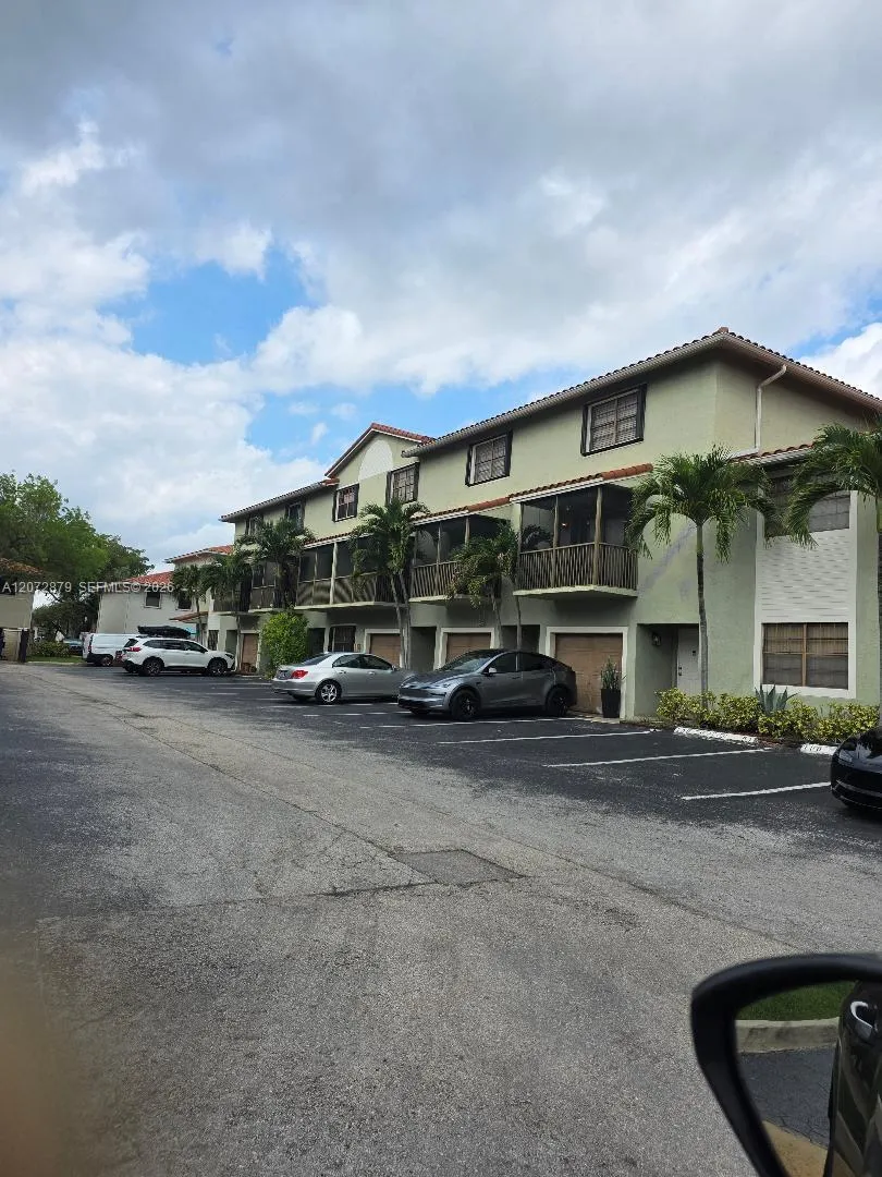 En Venta 9872 Hammocks Boulevard 105-51, Miami, FL 33196, Miami, FL 33196