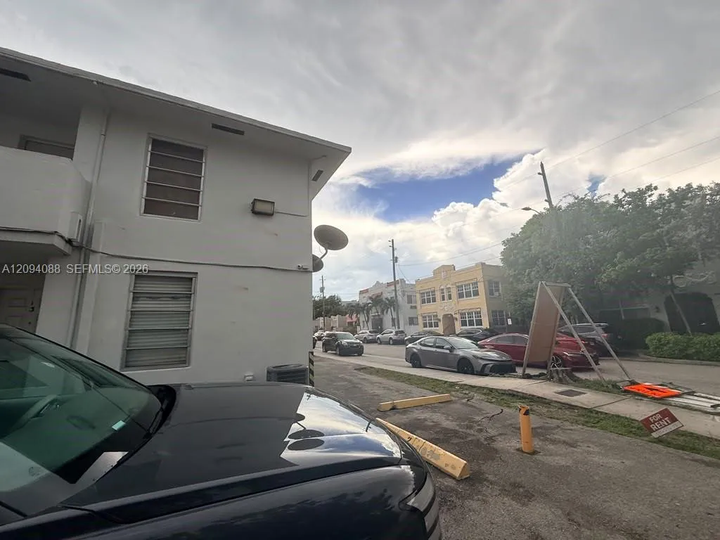 En Renta 990 SW 4th Street 7, Miami, FL 33130, Miami, FL 33130