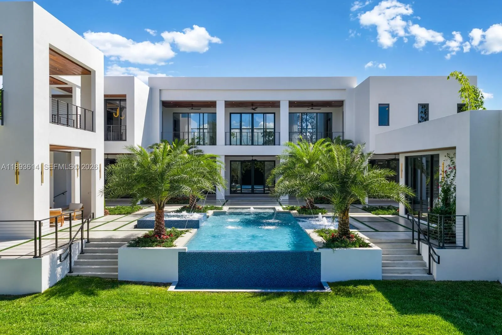 Foto de propiedad en 9900 SW 125th Avenue, Miami, FL 33186 Miami con MLS# 